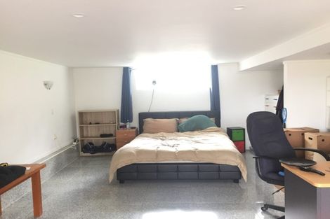 Photo of property in 19 Finlow Drive, Te Atatu South, Auckland, 0610