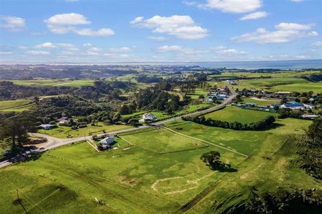 Photo of property in 2586 Awhitu Road, Awhitu, 2684