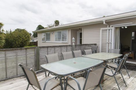 Photo of property in 6 Mcquarrie Avenue, Wattle Downs, Auckland, 2103