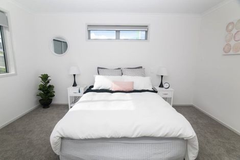 Photo of property in 25 Vogwill Road, Kumeu, 0810