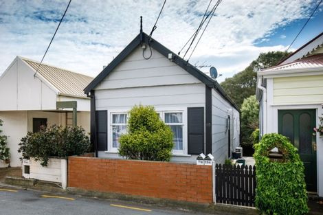 Photo of property in 15 Moir Street, Mount Victoria, Wellington, 6011