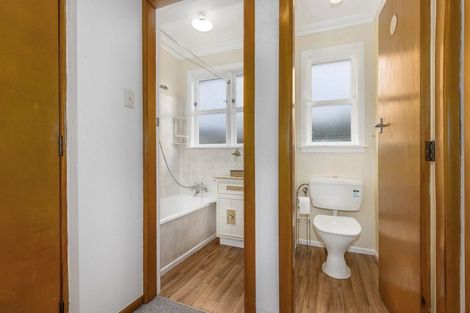 Photo of property in 11 Karaka Crescent, Levin, 5510