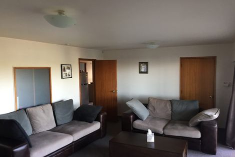 Photo of property in 17 Cashmere Place, Glenfield, Auckland, 0629