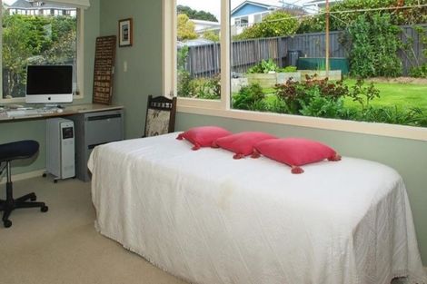 Photo of property in 6 Doon Grove, Papakowhai, Porirua, 5024