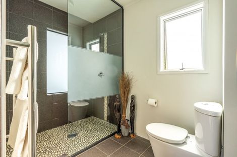 Photo of property in 50 Carsons Road, Waiheke Island, 1971