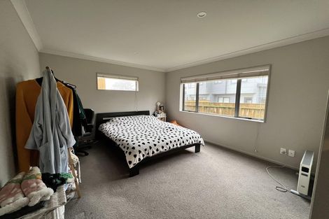 Photo of property in 61 Glanmire Road, Newlands, Wellington, 6037