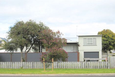 Photo of property in 401 Ocean Road, Whangamata, 3620