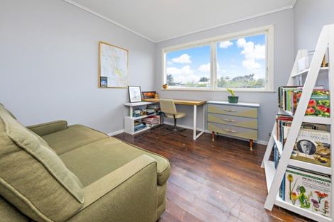 Photo of property in 16 Belgrave Place, Papakura, 2110
