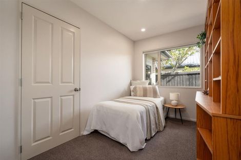 Photo of property in 6 Ross Place, Northwood, Christchurch, 8051