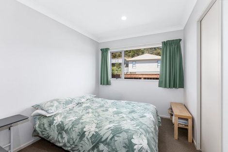 Photo of property in 19 Speldhurst Grove, Stokes Valley, Lower Hutt, 5019