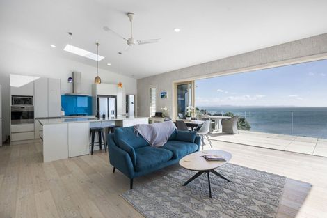 Photo of property in 16 Crispe Road, Clarks Beach, 2122