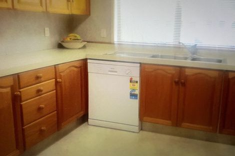 Photo of property in 1/4 Shakespeare Road, Milford, Auckland, 0620