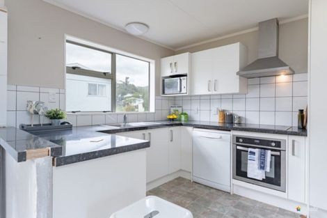 Photo of property in 118 Norana Road, Timberlea, Upper Hutt, 5018