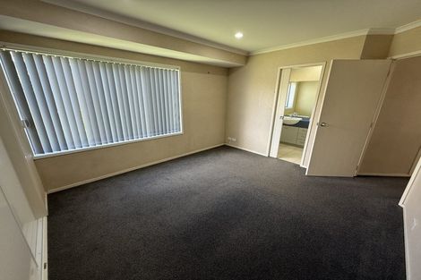 Photo of property in 70 Sheriff Place, Randwick Park, Auckland, 2105