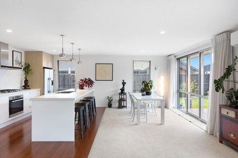 Photo of property in 8 Irvines Track, Halswell, Christchurch, 8025