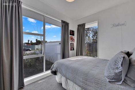 Photo of property in 84 Pacific Road, North New Brighton, Christchurch, 8083