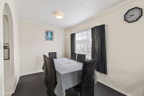 Photo of property in 2/5 Pureora Place, Clendon Park, Auckland, 2103
