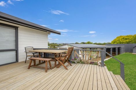 Photo of property in 9 Leeton Drive, Waipukurau, 4200