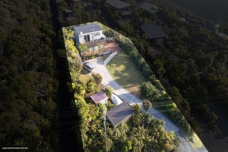 Photo of property in 14 Log Race Road, Piha, New Lynn, 0772