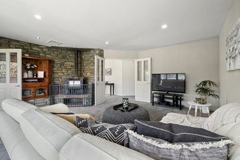 Photo of property in 48 Rob Roy Lane, Wanaka, 9305