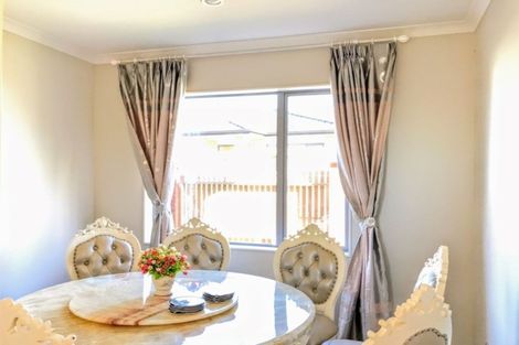 Photo of property in 116c Royal Road, Massey, Auckland, 0614