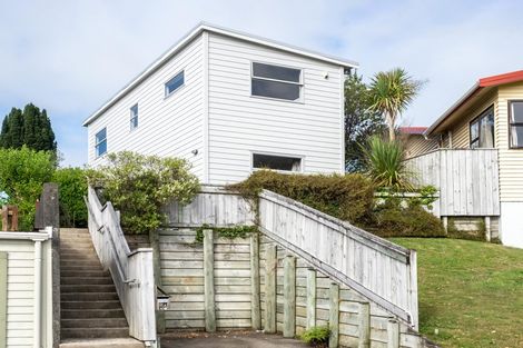 Photo of property in 2a Hillary Street, Tawa, Wellington, 5028