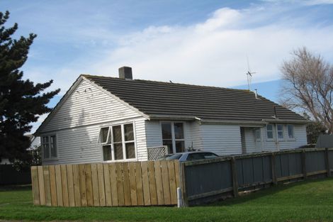 Photo of property in 48 Raupo Street, Castlecliff, Whanganui, 4501