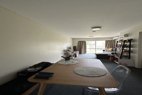 Photo of property in 2/242 Great North Road, Henderson, Auckland, 0612