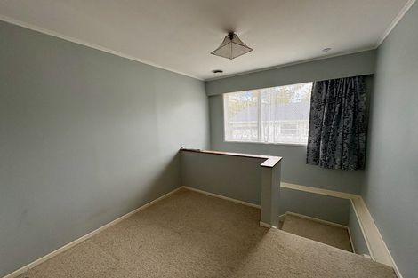 Photo of property in 135 Taylor Terrace, Tawa, Wellington, 5028