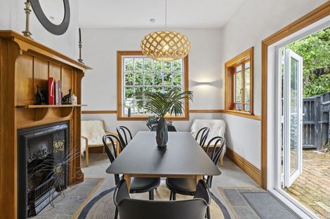 Photo of property in 27 Mortimer Terrace, Aro Valley, Wellington, 6021