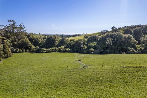 Photo of property in 114 Ackworth Road, Lepperton, New Plymouth, 4373