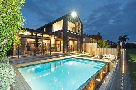 Photo of property in 210 Oceanbeach Road, Mount Maunganui, 3116