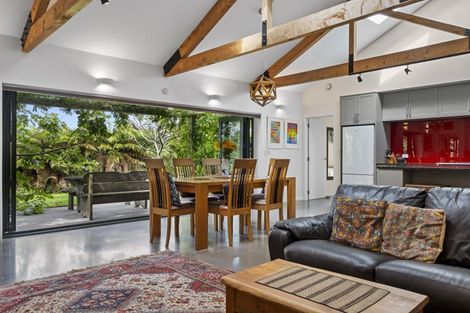 Photo of property in 525 Kaipikari Road, Urenui, 4375