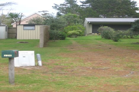 Photo of property in 226 Waimaire Avenue, Matarangi, Whitianga, 3592