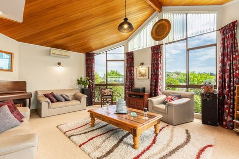 Photo of property in 14 Sailmaker Close, Whitby, Porirua, 5024