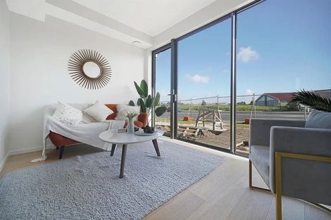 Photo of property in 38 Waipuhinui Way, Wiri, Auckland, 2104