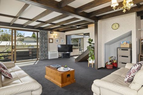 Photo of property in 16 Bayne Terrace, Macandrew Bay, Dunedin, 9014