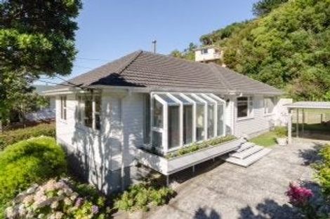 Photo of property in 141 Parkvale Road, Karori, Wellington, 6012