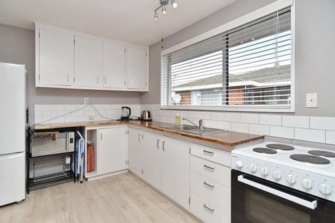 Photo of property in 1/5 James Condon Place, Redwood, Christchurch, 8051