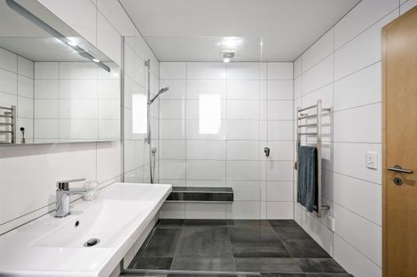 Photo of property in 133 Marine Parade, Eastbourne, Lower Hutt, 5013