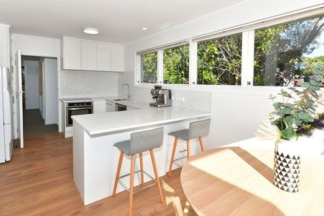Photo of property in 2/8 Folkestone Street, Murrays Bay, Auckland, 0630