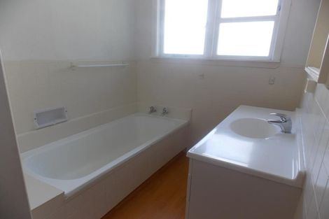 Photo of property in 15 Bancroft Terrace, Newlands, Wellington, 6037