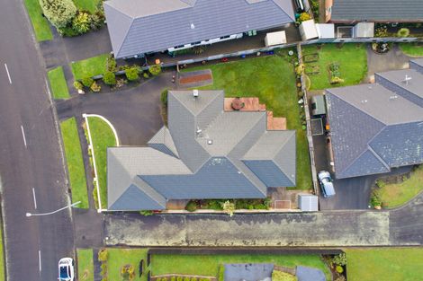 Photo of property in 24 Johnstone Drive, Fitzherbert, Palmerston North, 4410