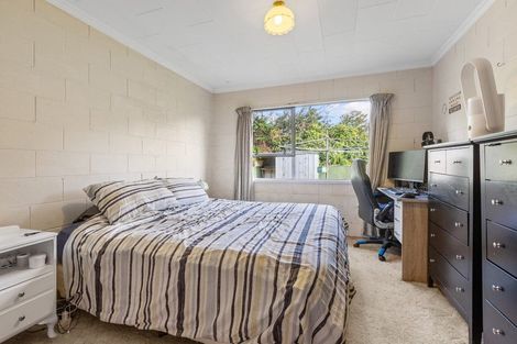 Photo of property in 82 Pioneer Road, Moturoa, New Plymouth, 4310