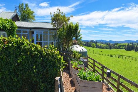 Photo of property in 3442 Puketitiri Road, Patoka, Napier, 4184