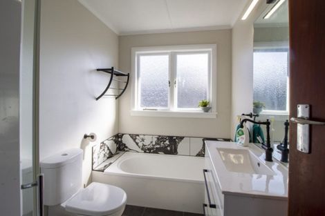 Photo of property in 15 Puketapu Road, Taradale, Napier, 4112