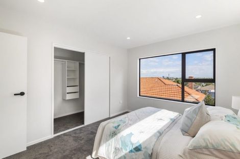 Photo of property in 2/1 Egremont Street, Belmont, Auckland, 0622