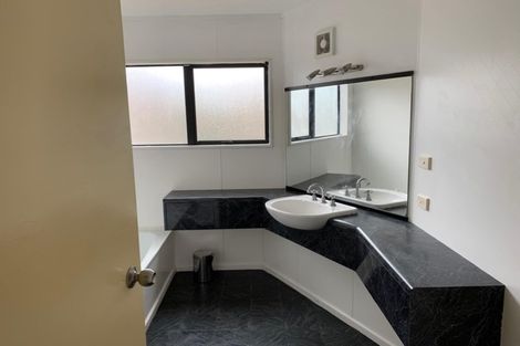 Photo of property in 72 Branch Road, Highlands Park, New Plymouth, 4312