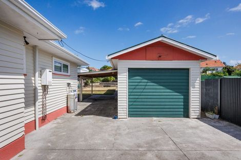 Photo of property in 14 Parkland Crescent, Terrace End, Palmerston North, 4410