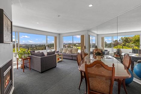 Photo of property in 28 Murano Place, Chatswood, Auckland, 0626